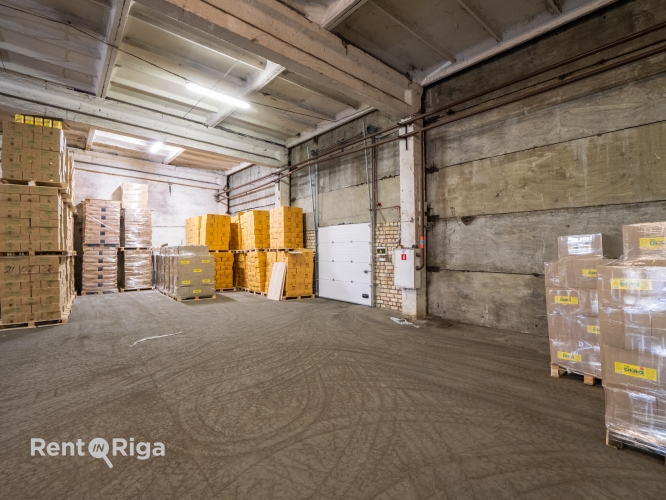 Sludinājumi. Iznomā noliktavu Buļļu ielā 45!  Noliktava ir sadalīta divās daļās: +Platība 630.46 m, griestu Cena: 2520 EUR/mēn Foto #8