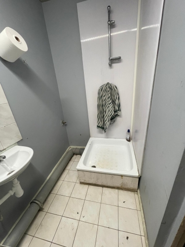 Sludinājumi. Apkurināmas noliktavu telpas ar augstiem griestiem.  + ērta piekļuve; + paceļamie vārti (3x3m); + Cena: 1361 EUR/mēn Foto #8