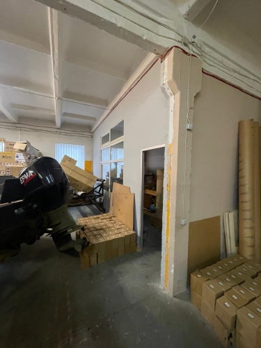 Sludinājumi. Apkurināmas noliktavu telpas ar augstiem griestiem.  + ērta piekļuve; + paceļamie vārti (3x3m); + Cena: 1361 EUR/mēn Foto #6