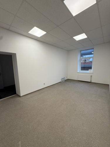 Sludinājumi. Birojs industriālā rajonā Starta ielā.  Birojs sastāv no divām telpām, noliktavas un sava Cena: 380 EUR/mēn Foto #3