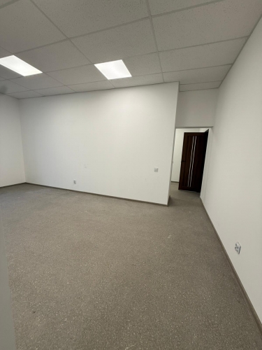 Sludinājumi. Birojs industriālā rajonā Starta ielā.  Birojs sastāv no divām telpām, noliktavas un sava Cena: 380 EUR/mēn Foto #8