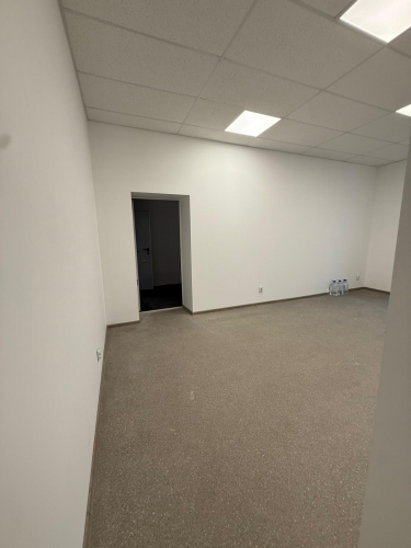 Sludinājumi. Birojs industriālā rajonā Starta ielā.  Birojs sastāv no divām telpām, noliktavas un sava Cena: 380 EUR/mēn Foto #9