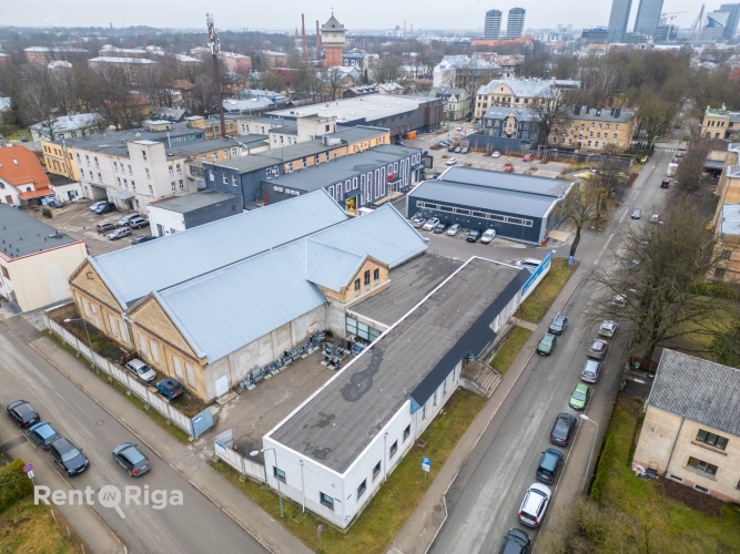 Sludinājumi. Kapseļu iela 15  pieejamas veikala un noliktavas telpas īrei no 11.06.2026.  Piedāvājam plašas un Cena: 15360 EUR/mēn Foto #1