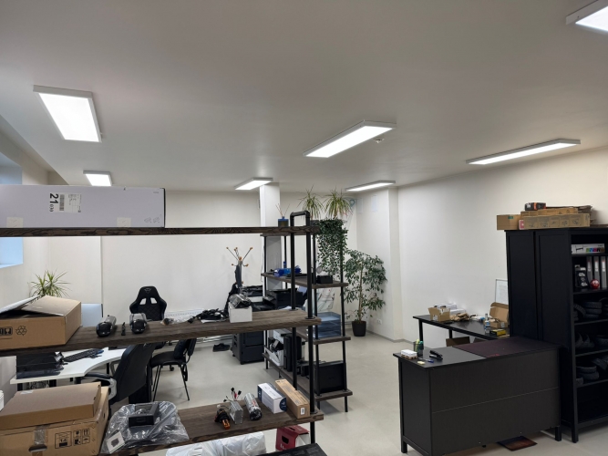 Sludinājumi. Veikala vai biroja telpas tuvējā Pārdaugavā.  + renovēta ēka;  + viena liela telpa;  + 2 ieejas Cena: 400 EUR/mēn Foto #6