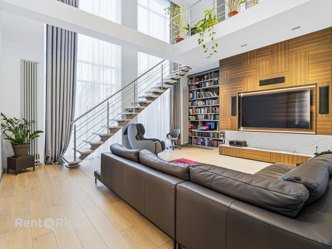 Объявление. Pārdod 2 stāvīgu penthausa tipa dzīvokli!  Ekskluzīvs dzīvoklis, kas atrodas ēkas 3. un 4. stāvā ar Цена: 495000 EUR Foto #1