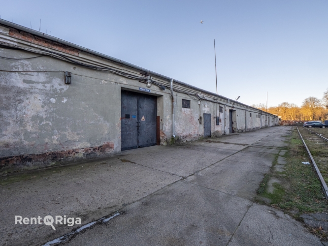 Sludinājumi. Noliktavas telpas ilgtermiņa nomai  300 m, tuvu Rīgas centram  Piedāvājam funkcionālas noliktavas Cena: 843 EUR/mēn Foto #6