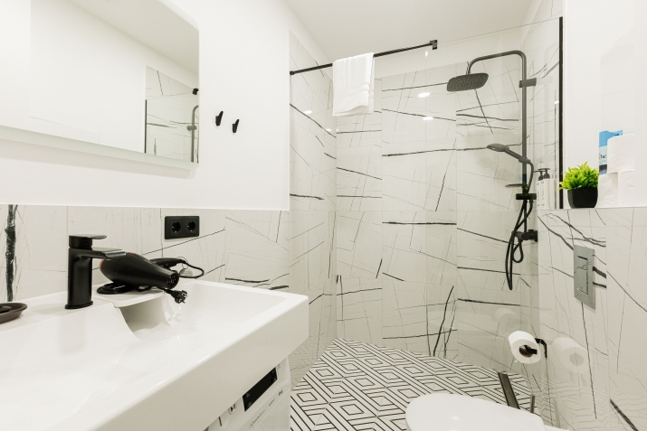 Sludinājumi. Pieejams ekskluzīvs dzīvoklis īstermiņa īrei Merķeļa ielā 8. Dzīvoklis ir pilnībā aprīkots, svaigs Cena: 700 EUR/mēn Foto #7