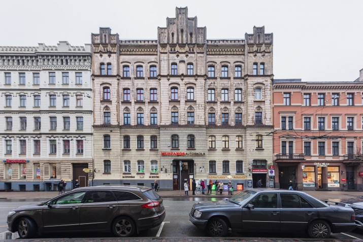 Sludinājumi. Pieejams ekskluzīvs dzīvoklis īstermiņa īrei Merķeļa ielā 8. Dzīvoklis ir pilnībā aprīkots, svaigs Cena: 700 EUR/mēn Foto #1