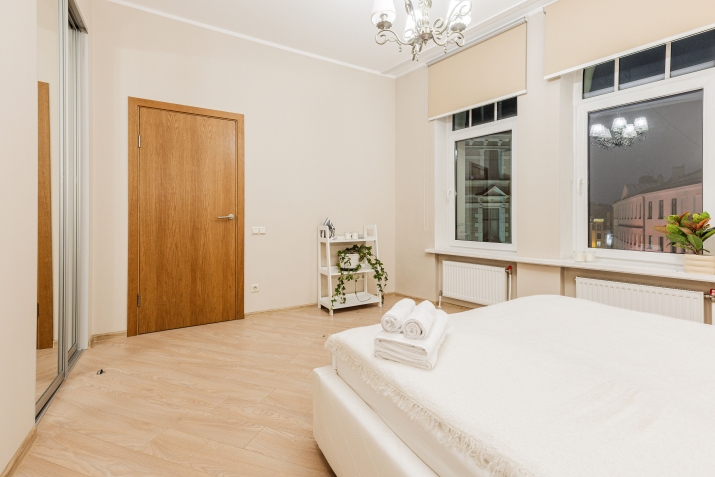 Sludinājumi. Audēju ielā 2 pieejams ekskluzīvs dzīvoklis īstermiņa īrei. Dzīvoklī ir divas plašas istabas, Cena: 700 EUR/mēn Foto #9