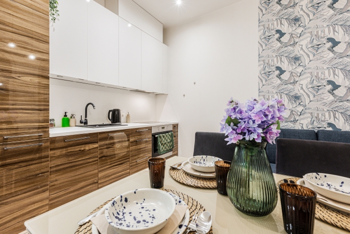 Sludinājumi. Audēju ielā 2 pieejams ekskluzīvs dzīvoklis īstermiņa īrei. Dzīvoklī ir divas plašas istabas, Cena: 700 EUR/mēn Foto #6