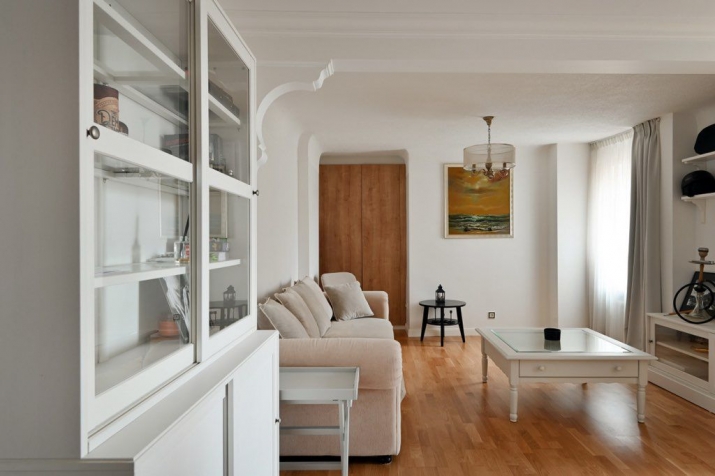 Sludinājumi. Izīrē mājīgu 2 istabu dzīvokli pašā Rīgas Centrā!  Saulains dzīvoklis kura logi ir vērsti uz Cena: 750 EUR/mēn Foto #3