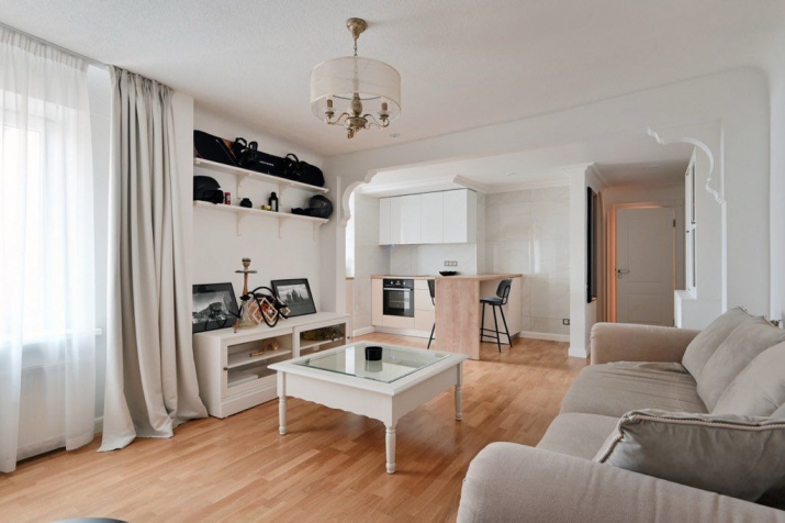 Sludinājumi. Izīrē mājīgu 2 istabu dzīvokli pašā Rīgas Centrā!  Saulains dzīvoklis kura logi ir vērsti uz Cena: 750 EUR/mēn Foto #1