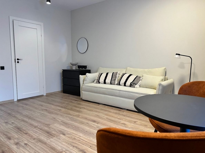 Sludinājumi. Ilgtermiņa īrei pieejams studio tipa dzīvoklis.  Pārdomāts dzīvokļa plānojums, kas sastāv no Cena: 420 EUR/mēn Foto #3