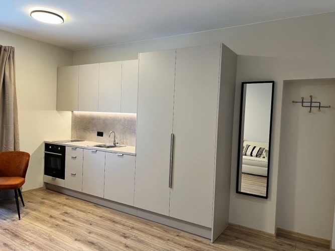 Sludinājumi. Ilgtermiņa īrei pieejams studio tipa dzīvoklis.  Pārdomāts dzīvokļa plānojums, kas sastāv no Cena: 420 EUR/mēn Foto #4