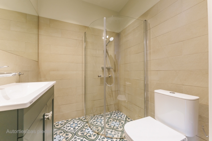 Sludinājumi. Gaumīgs un pārdomāts Studio dzīvoklis Rīgas Centrā.  Tas atrodās vēsturiskā E.Laubes projekta ēkā, Cena: 450 EUR/mēn Foto #8