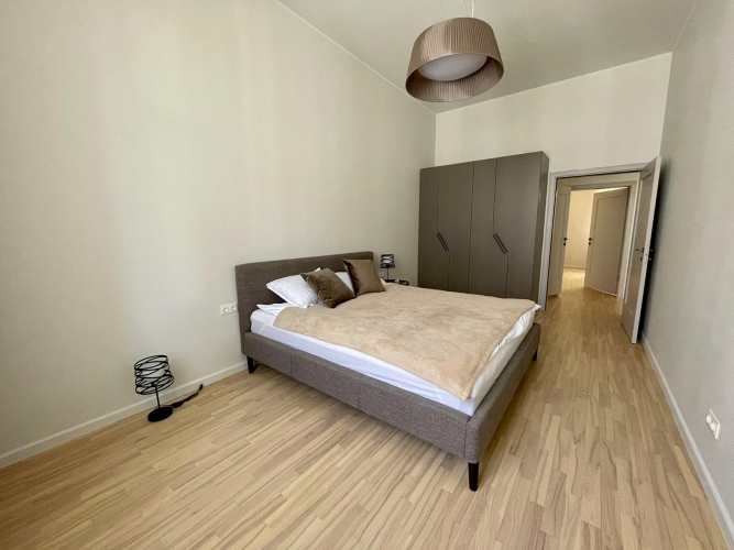 Sludinājumi. Gaumīgs un tikko remontēts dzīvoklis Rīgas centrā.  Plānojums:  + Plaša viesistaba, kas apvienota Cena: 930 EUR/mēn Foto #4