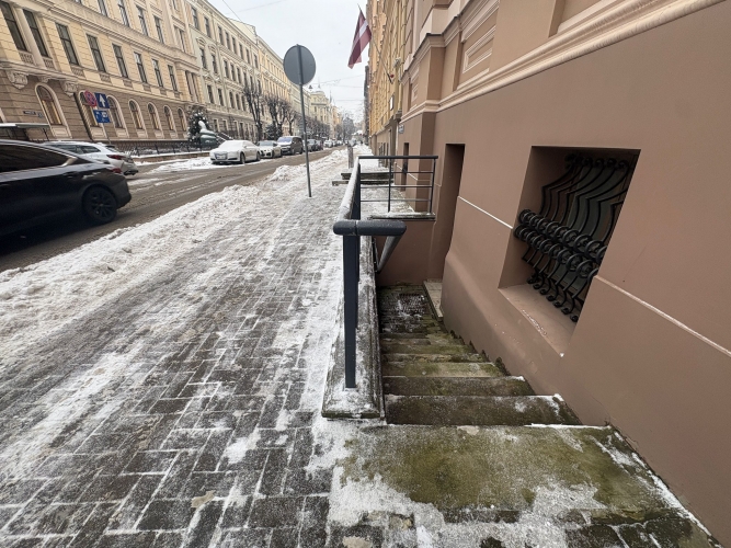 Объявление. Доступны торговые помещения в Тихом центре, по адресу улица Антонияс, 4.  Общая площадь  80 м. В Цена: 480 EUR/мес. Foto #2