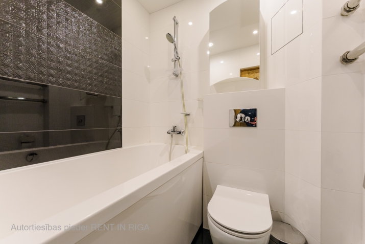 Sludinājumi. Pārdod 3 istabu dzīvokli Imantā.  Dzīvoklis ar ērtu plānojumu: dzīvojamā istaba, virtuve, divas Cena: 71000 EUR Foto #8