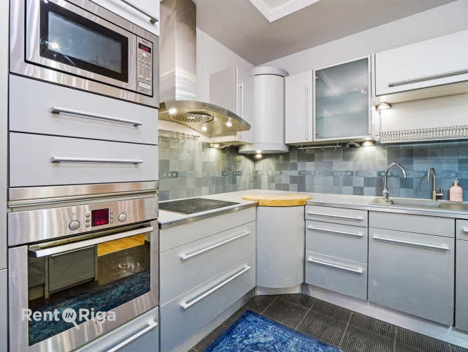 Sludinājumi. Izīrē eksluzīvu 2-istabu dzīvokli ar tvaika pirti! Plašs un pilnībā mēbelēts dzīvoklis Tomsona Cena: 1100 EUR/mēn Foto #6