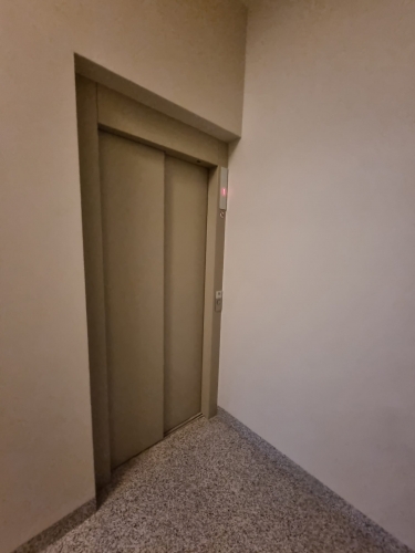 Объявление. Tiek izīrēts gaišs un gaumīgs dzīvoklis Rīgas centrā, renovētā ēkā Lāčplēša ielā.  Dzīvoklim ir Цена: 980 EUR/мес. Foto #9