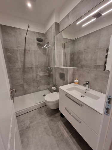 Объявление. Tiek izīrēts gaišs un gaumīgs dzīvoklis Rīgas centrā, renovētā ēkā Lāčplēša ielā.  Dzīvoklim ir Цена: 980 EUR/мес. Foto #7