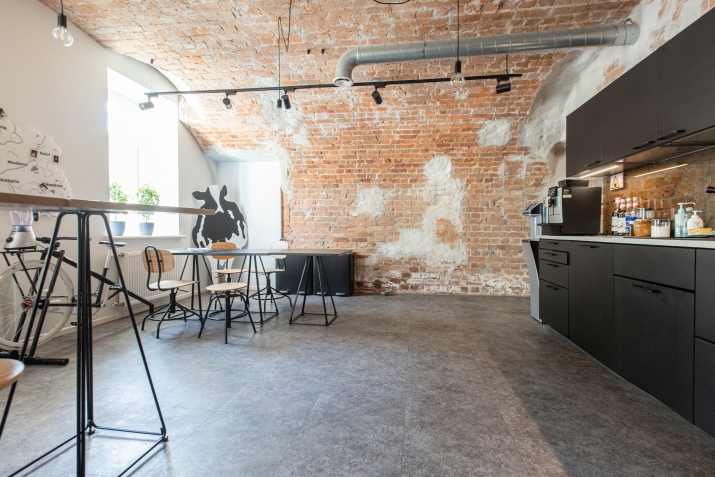Объявление. Office premises near Kronvalda Park, in a renovated building.  The owner of the premises will carry Цена: 5600 EUR/мес. Foto #5