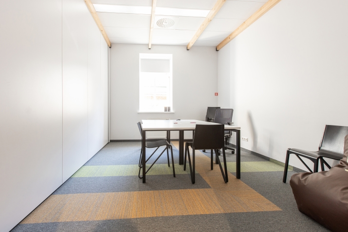 Объявление. Office premises near Kronvalda Park, in a renovated building.  The owner of the premises will carry Цена: 5600 EUR/мес. Foto #6