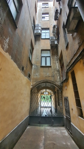 Объявление. Hostel premises that can be converted into 3 apartments.  The property is located in one of the Цена: 220000 EUR Foto #4