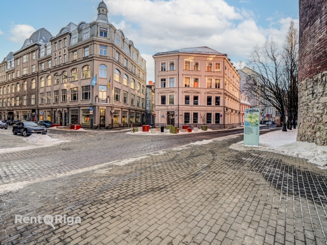 Объявление. Veikala telpas Vecrīgā Smilšu ielā 3. Pie telpām var piebraukt un apstāties ar auto.  Ieeja no Цена: 1471 EUR/мес. Foto #5