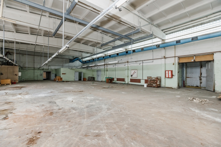 Sludinājumi. Industriālais parks Ziepniekalnā iznomā telpas bez apkures.  Telpām ir nepieciešams remonts. Ir Cena: 750 EUR/mēn Foto #2