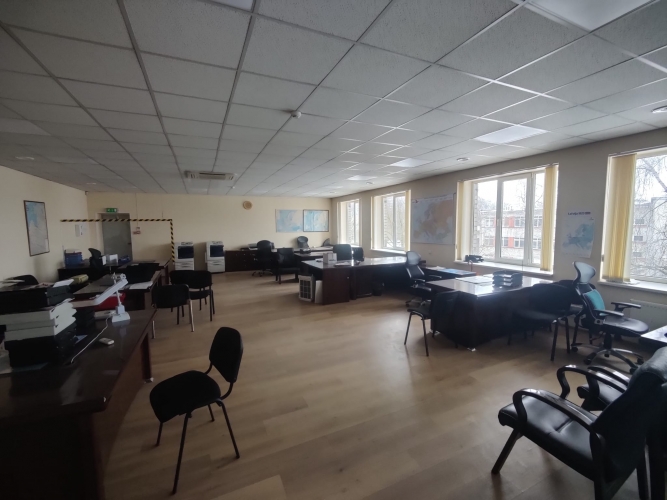 Объявление. Office on the territory of the Wagon Factory.  The office consists of a large open-plan space, 2 Цена: 644 EUR/мес. Foto #2