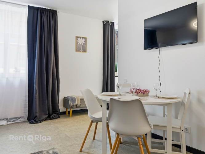 Sludinājumi. Tiek pārdots renovēts 3-istabu dzīvoklis Rīgas centrā (1 izolēta istaba). Dzīvoklis pārdodas ar Cena: 98000 EUR Foto #4