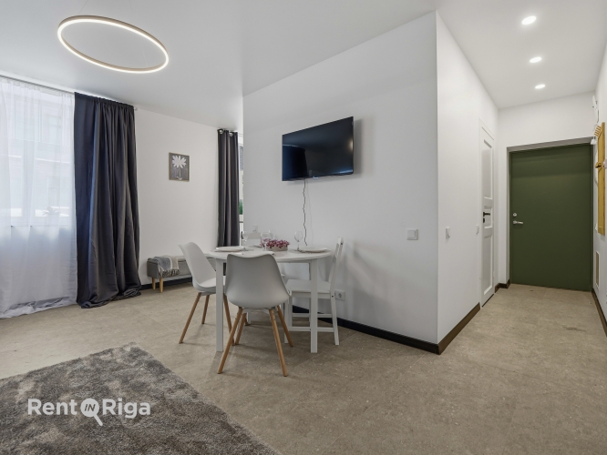 Sludinājumi. Tiek pārdots renovēts 3-istabu dzīvoklis Rīgas centrā (1 izolēta istaba). Dzīvoklis pārdodas ar Cena: 98000 EUR Foto #3