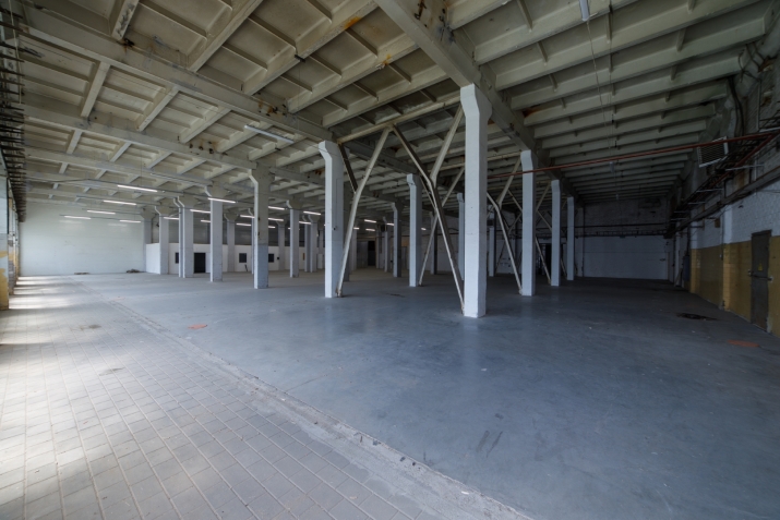Объявление. Warehouse or production premises on the 2nd floor with a freight elevator  1 large unrenovated Цена: 4000 EUR/мес. Foto #6
