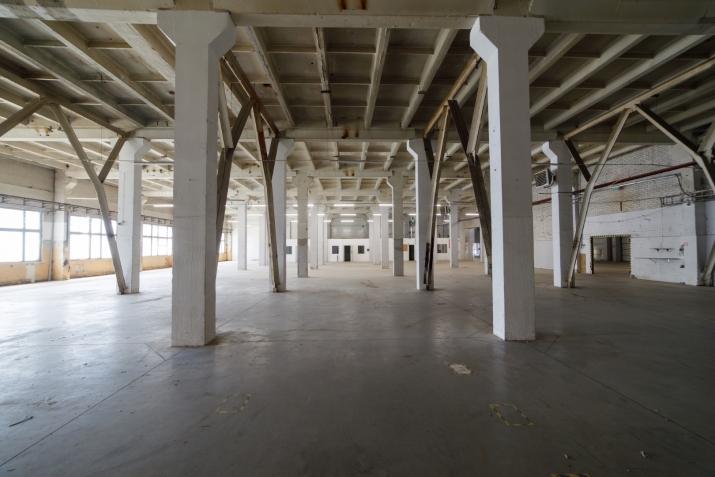 Объявление. Warehouse or production premises on the 2nd floor with a freight elevator  1 large unrenovated Цена: 4000 EUR/мес. Foto #7