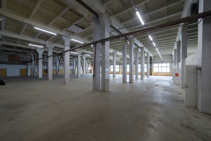 Объявление. Warehouse or production premises on the 2nd floor with a freight elevator  1 large unrenovated Цена: 4000 EUR/мес. Foto #8