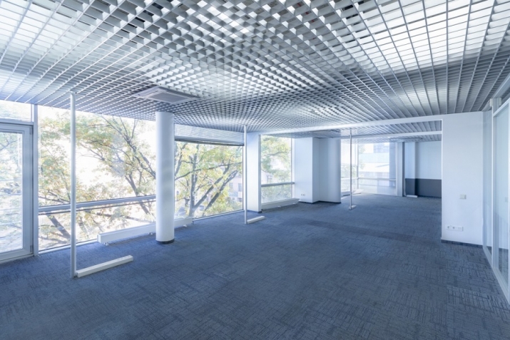 Объявление. Open-plan office for lease occupying the entire 4th floor of the building.  The interior area is Цена: 5000 EUR/мес. Foto #1