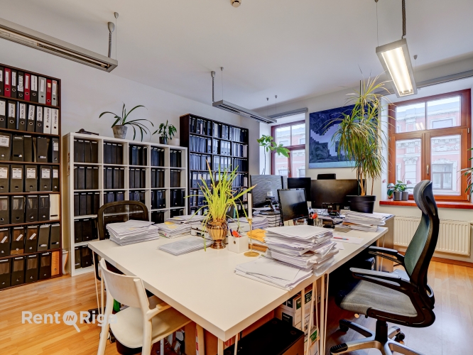 Объявление. Office premises in a renovated building on the 5th floor (NO ELEVATOR).  A cozy, well-maintained, Цена: 762 EUR/мес. Foto #3