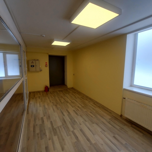 Объявление. Iznomā biroja telpas centrā Ganību dambī.  + 1. stāvs + 42 m2 + 3 bezmaksas autostāvvietas + dzīvā Цена: 294 EUR/мес. Foto #4