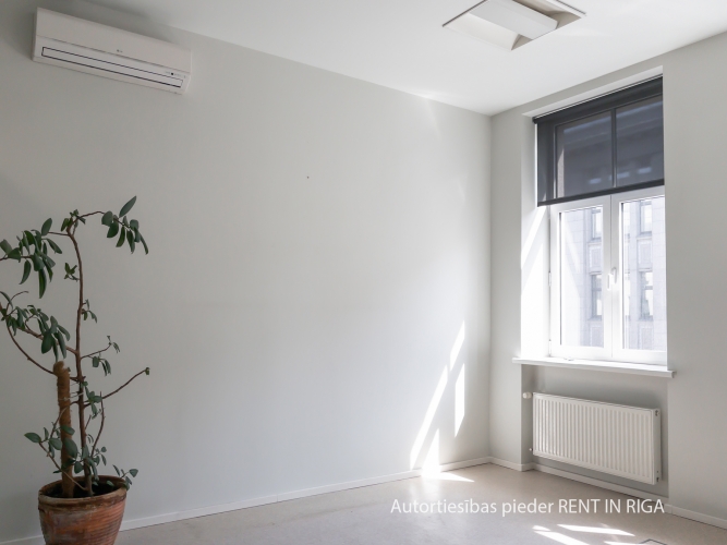 Объявление. Gaišas un reprezentablas biroja telpas Rīgas aktīvajā centrā  Elizabetes ielā!  Nomai tiek Цена: 1800 EUR/мес. Foto #3