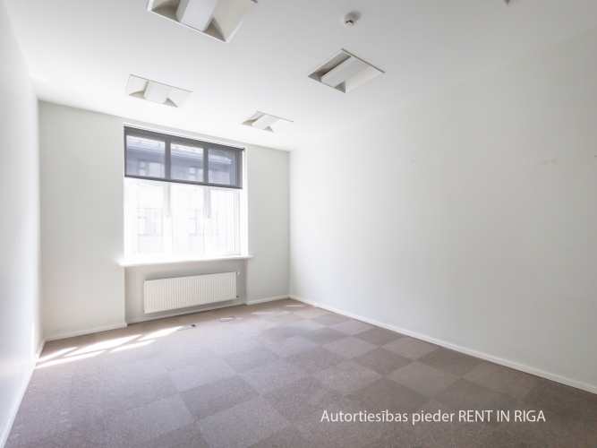 Объявление. Gaišas un reprezentablas biroja telpas Rīgas aktīvajā centrā  Elizabetes ielā!  Nomai tiek Цена: 1800 EUR/мес. Foto #7