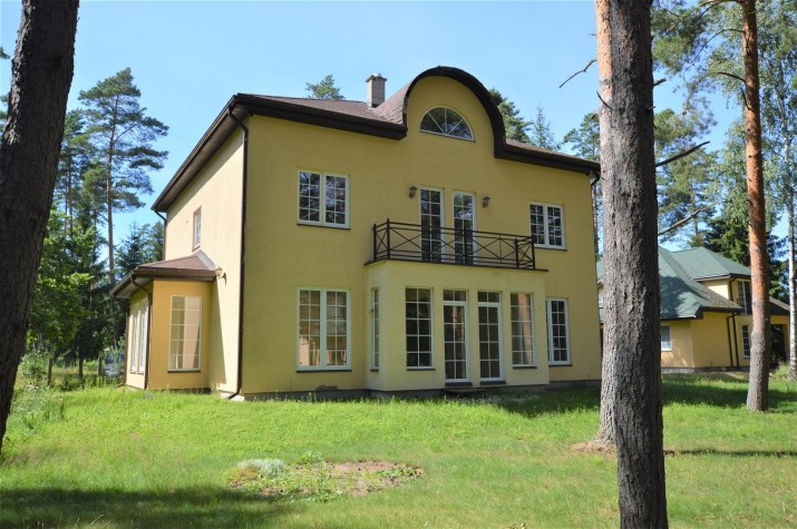 Объявление. A private house in Saulkrasti.  The house is located on the Limbaži side, bordering Saulkrasti, Цена: 200000 EUR Foto #2