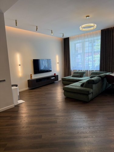 Sludinājumi. Izīrē plašu un elegantu 4 istabu dzīvokli Ģertrūdes ielā  Tiek izīrēts gaumīgs un pārdomāti Cena: 1200 EUR/mēn Foto #2