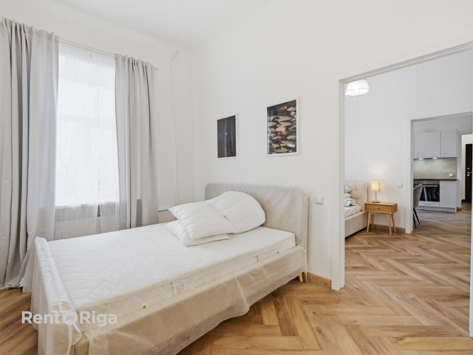 Sludinājumi. Svaigs 3-istabu dzīvoklis Rīgas centrā!   Pārdomāts plānojums  ieejas halle, viesistaba apvienota Cena: 650 EUR/mēn Foto #1