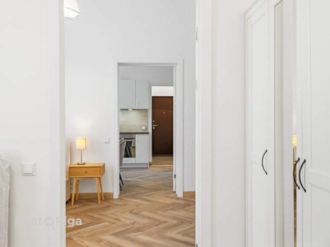 Sludinājumi. Svaigs 3-istabu dzīvoklis Rīgas centrā!   Pārdomāts plānojums  ieejas halle, viesistaba apvienota Cena: 650 EUR/mēn Foto #3