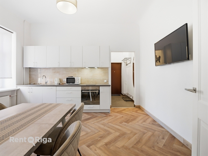 Sludinājumi. Svaigs 3-istabu dzīvoklis Rīgas centrā!   Pārdomāts plānojums  ieejas halle, viesistaba apvienota Cena: 650 EUR/mēn Foto #6