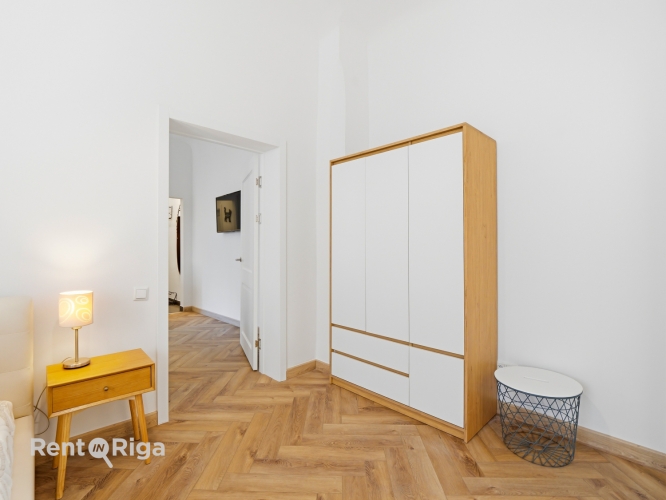 Sludinājumi. Svaigs 3-istabu dzīvoklis Rīgas centrā!   Pārdomāts plānojums  ieejas halle, viesistaba apvienota Cena: 650 EUR/mēn Foto #5