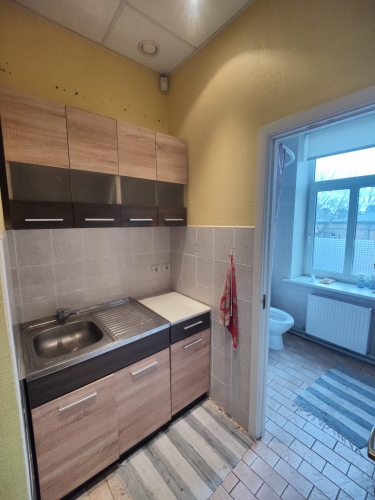 Объявление. Studija / birojs / dzīvoklis ar 4 istabām.  + Maza virtuvīte. + Sava tualete ar dušu. + Noliktavas Цена: 600 EUR/мес. Foto #9