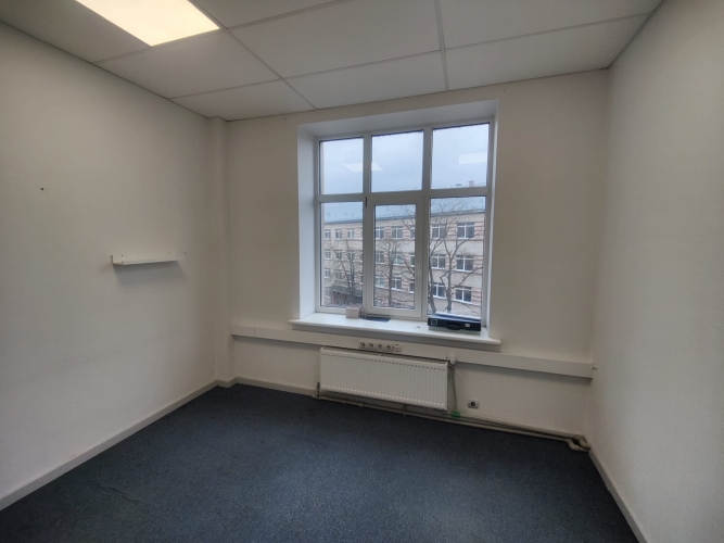 Объявление. Studija / birojs / dzīvoklis ar 4 istabām.  + Maza virtuvīte. + Sava tualete ar dušu. + Noliktavas Цена: 600 EUR/мес. Foto #5