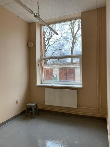 Объявление. Apsildāmas ražošanas vai noliktavas telpas.  - viena liela telpa; - tikko izremontēta; - plašas Цена: 400 EUR/мес. Foto #2
